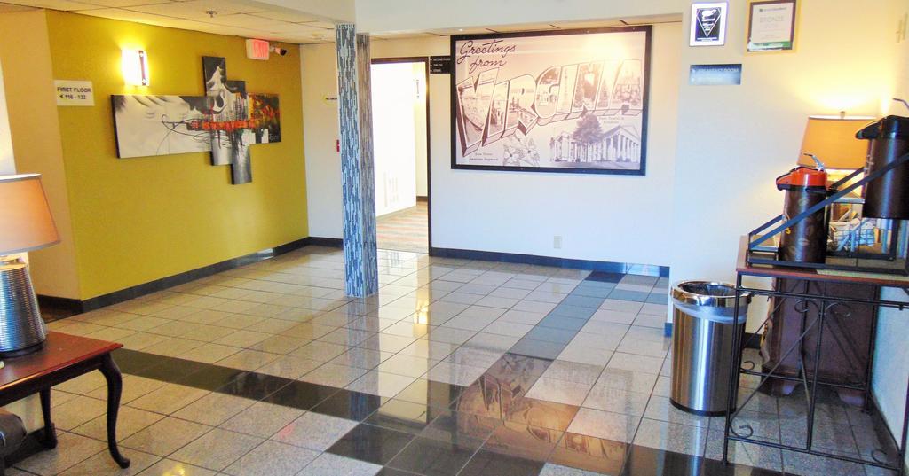 Motel Super 8 By Wyndham South Boston Va Chambre photo